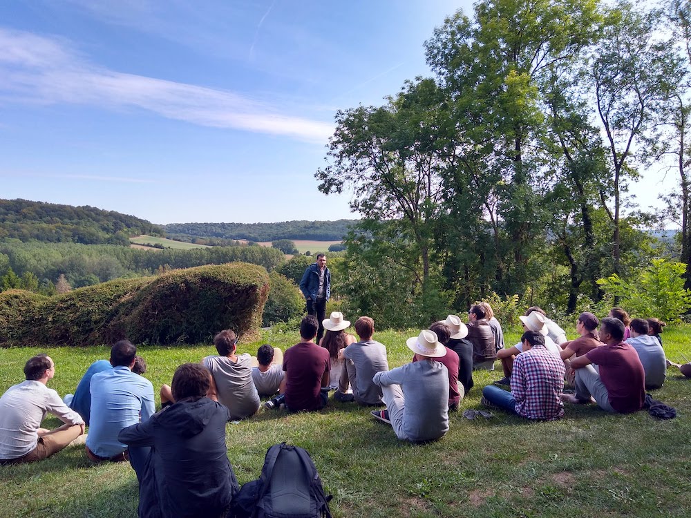 Petit mot d’Adnène Trojette devant les EIG en plein air